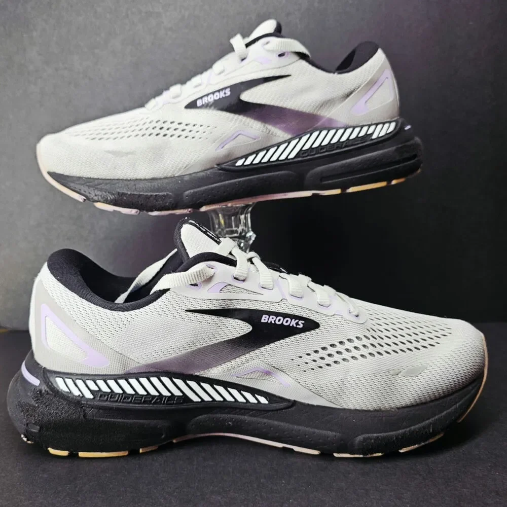 Brooks Women 8.5 Comfy footwear